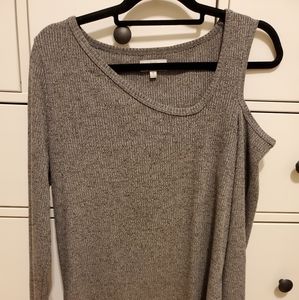 Cold shoulder Top